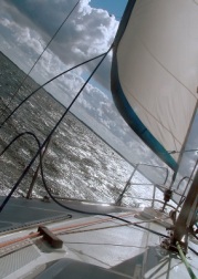 sail_underway_400